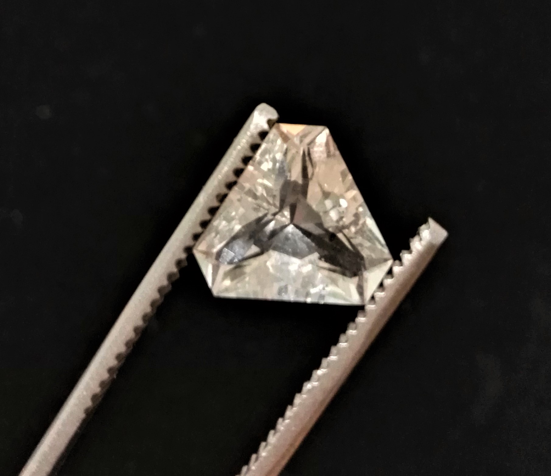 عرضه کانی های قیمتی و نیمه قیمتی